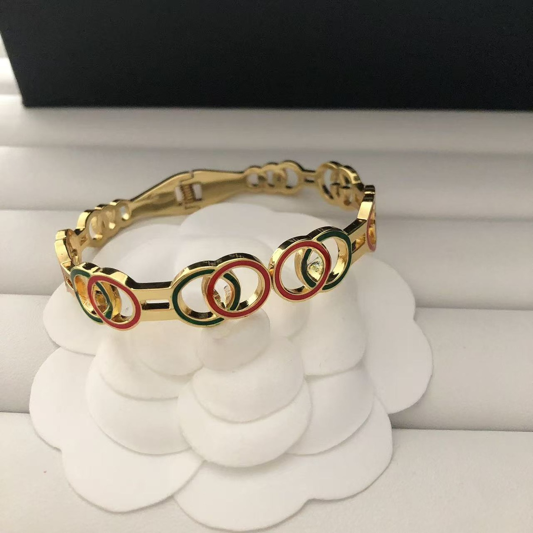 Luxury Brand Letter Bracelets Designer Jewelry 18K Gold Plated Bracelets Women Bangle Party Gift