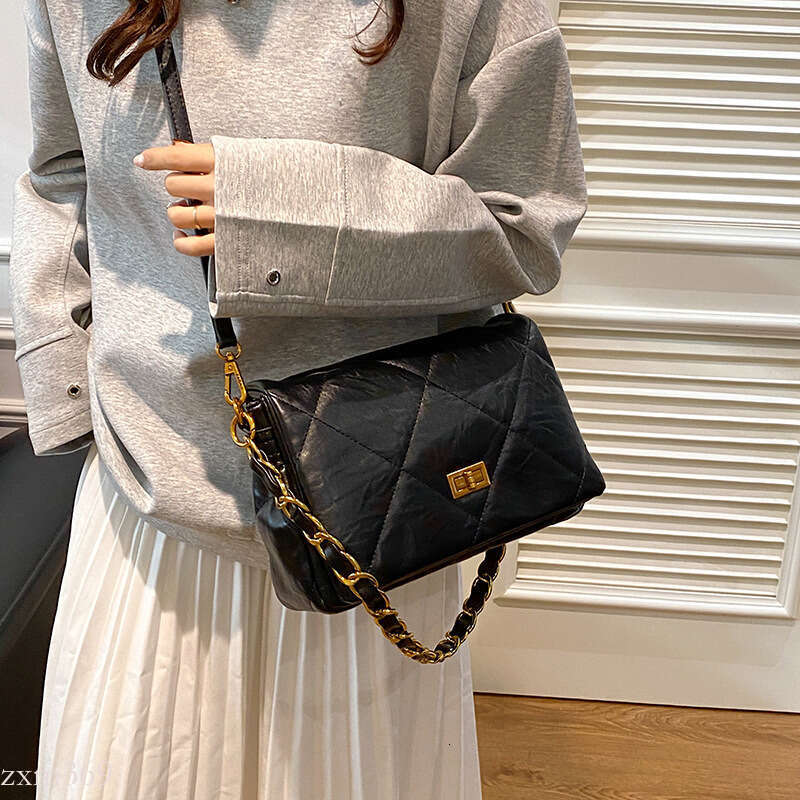 New Embroidery Burst Pattern Single Shoulder Fashion Versatile High-end Crossbody Bag for Women Daily Commute