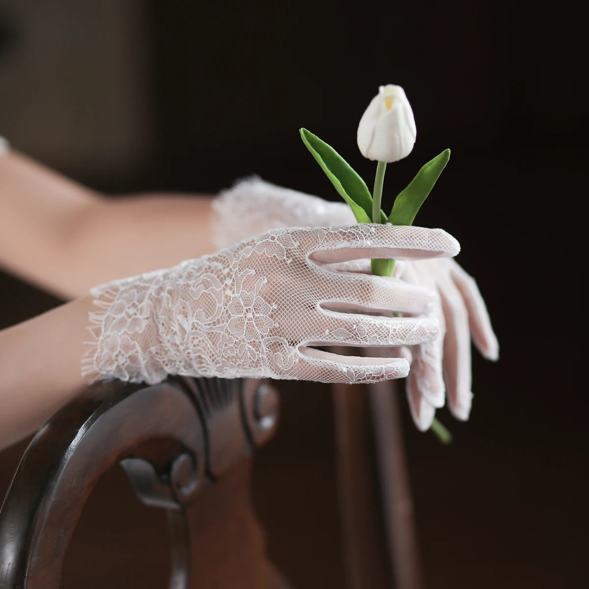WG062 Wedding Bridal Short White Handmade Gloves Eyelash Lace Wrist Bridesmaid Gloves Women Pageant Prom Perform Handschuh 250722