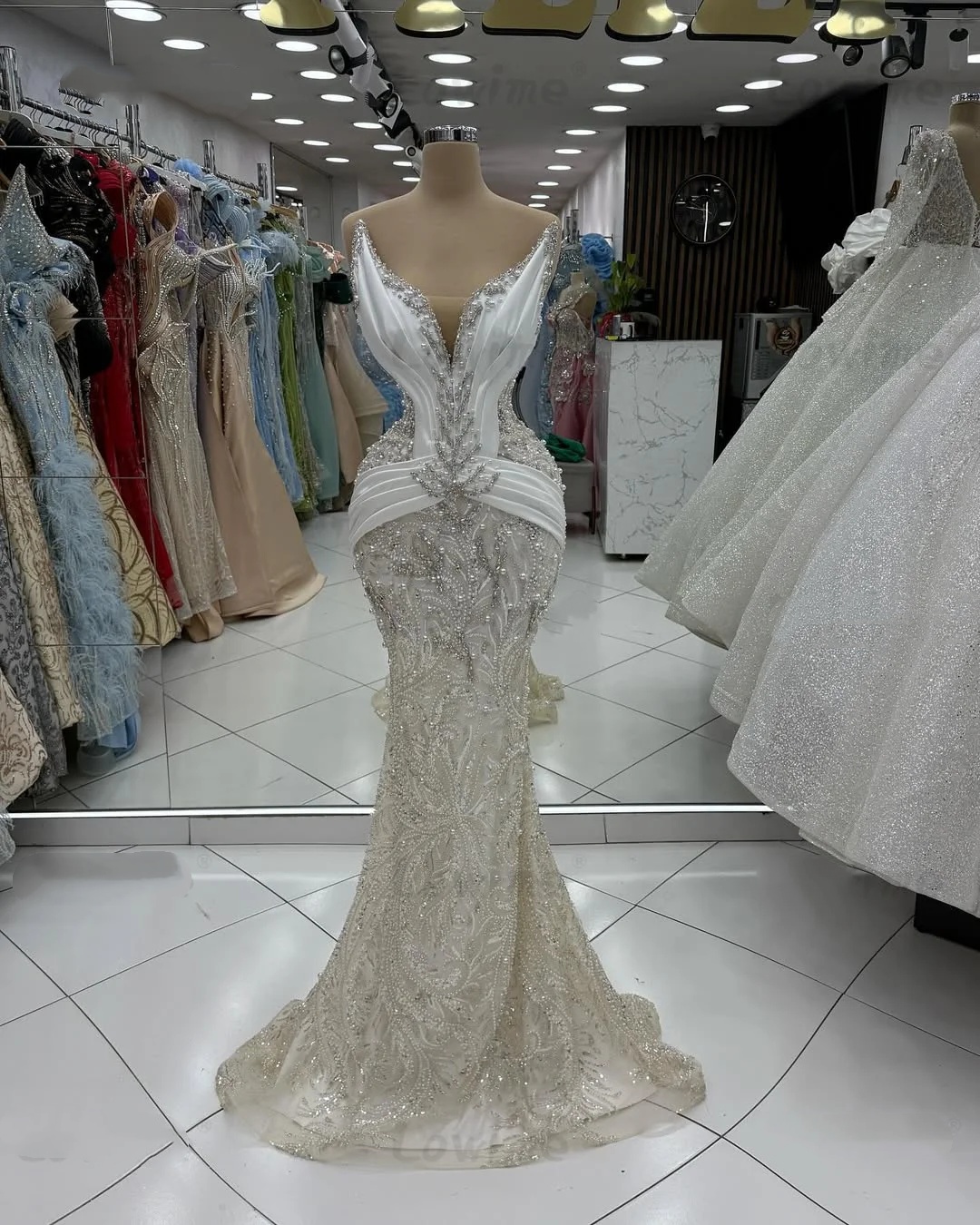 Fashion Mermaid Wedding Dress Sweetheart Neck Sleeveless Bridal Gowns Sequins Pearls Crystal Sweep Train Dresses Custom Made vestidos de novia