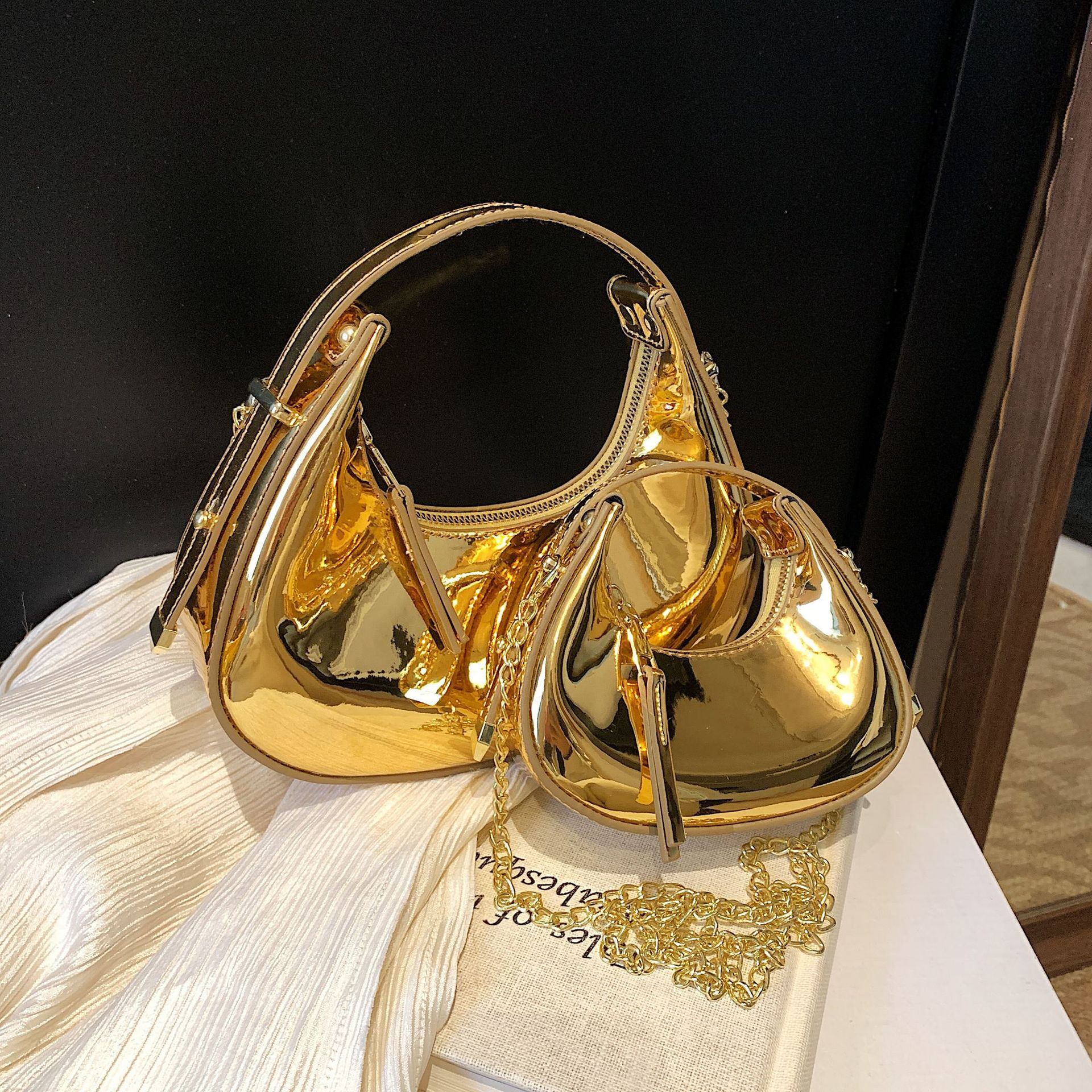 Luxury Brand Designer Bag Mini Acrylic Handbag 2025 New Patent Leather Glossy Handheld Bag Underarm Bag Lipstick Coin Purse