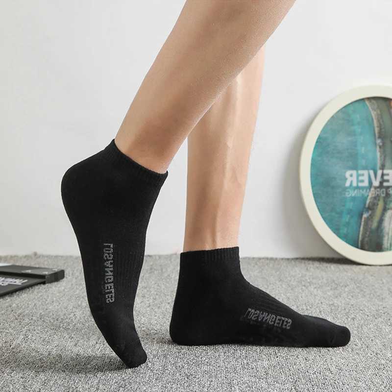 4 Pairs Ankle Socks Men Sport Hip Hop Cotton Socks Letter Skateboard Fashion Style Gifts Couple Breathable Low Cut Short Socks X250725