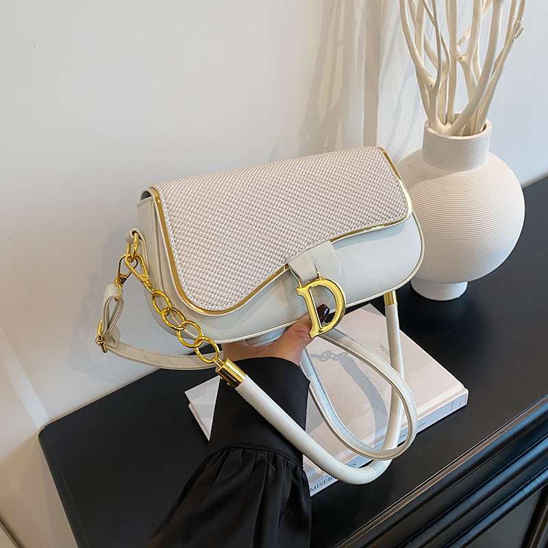 Luxury Brand Designer Bag 2025 New Niche Design Versatile Crossbody Bag For Women High-End Feel Single Shoulder Trendy Korean Fashion Underarm Bag