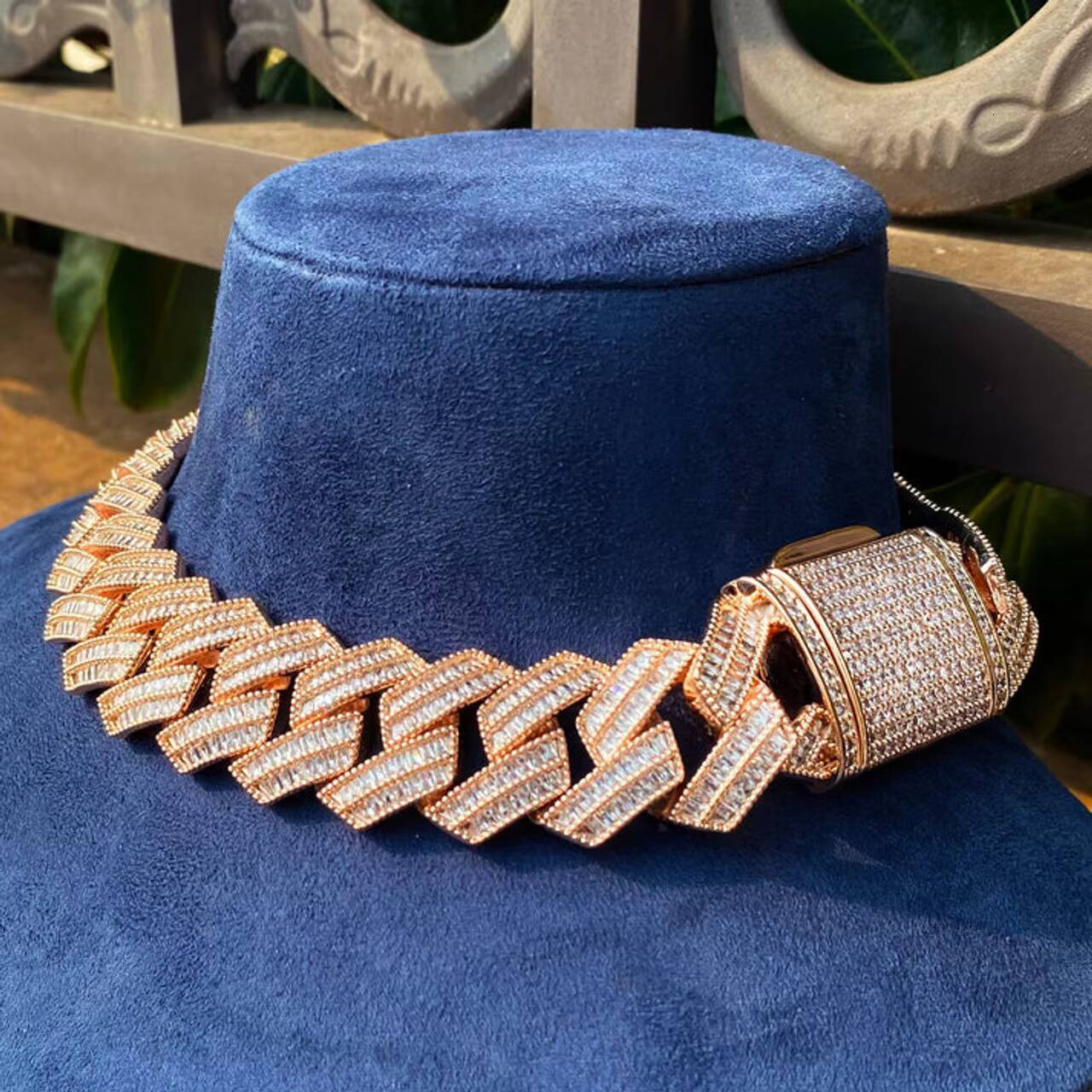 New Arrival Luxury Mens Custom 30mm VVS Moissanite Miami Cuban Link Hip Hop Chain Necklace