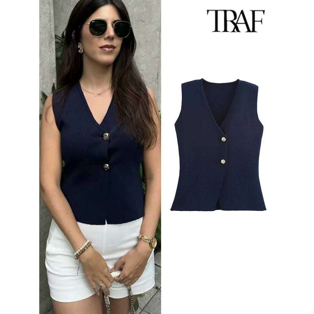 Designer Clothing 2025 TFMLN Gold Button Tank Top Fashion Autumn Knitted Vest Casual Women Simple Wear