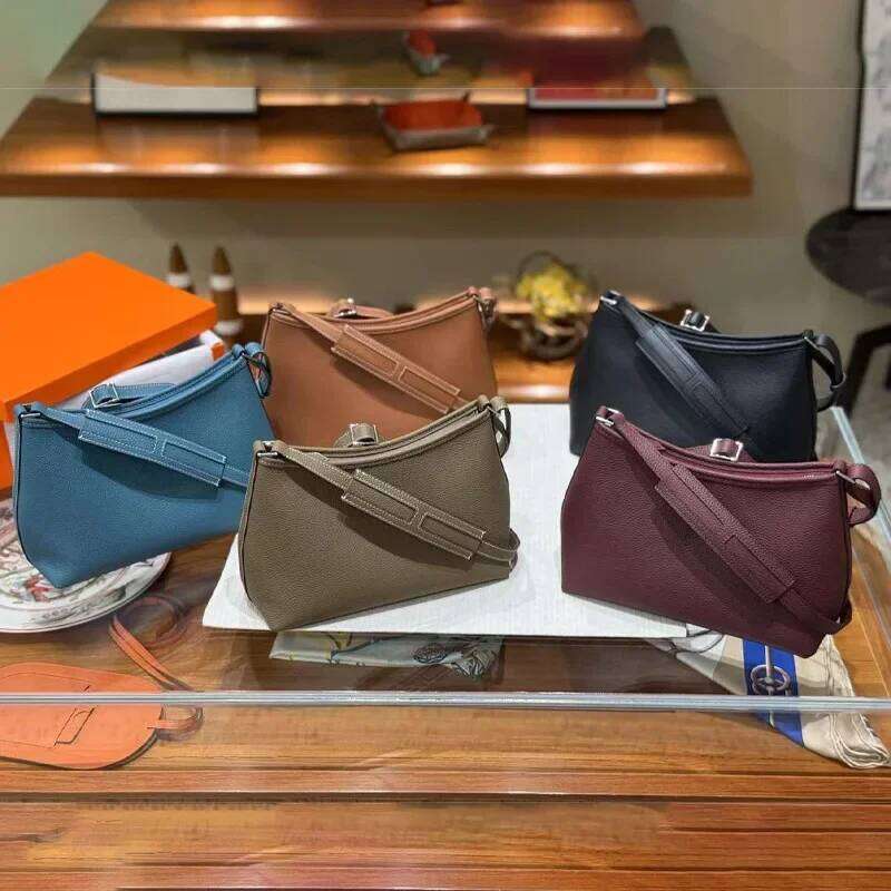 Luxurious designer Berlingot Vintage Women's Crossbody Stainless Steel Hardware Leather Underarm Bag Soft Cowhide Top Layer Motorcycle Equipmen