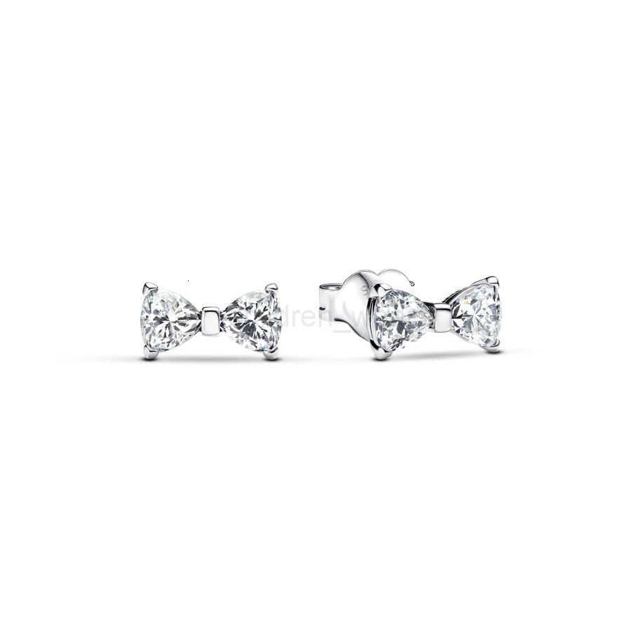 Disney 2025 Disney Mickey Mouse Earrings Ear Studs Suitable For Women Exquisite Accessories Delicate Jewelry Valentines Day Gift W20250725