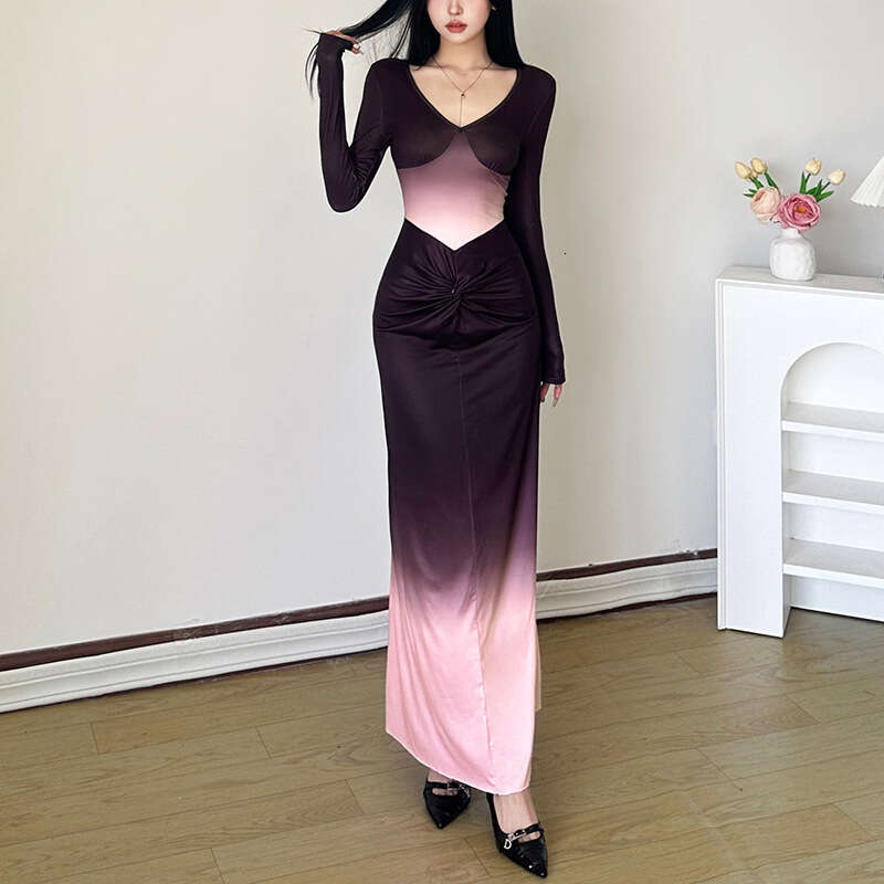 2024 Autumn New Women's Solid Color Slim Fit High Waist Fashion V-neck Gradient Long Sleeve Dress 0bd