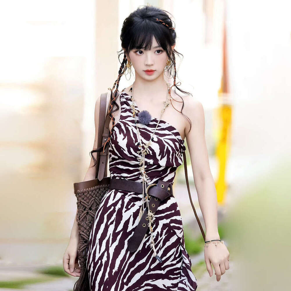 2025 Summer New Elegant Slim Irregular Waist Slimming Sleeveless Backless Strap Dress 50c