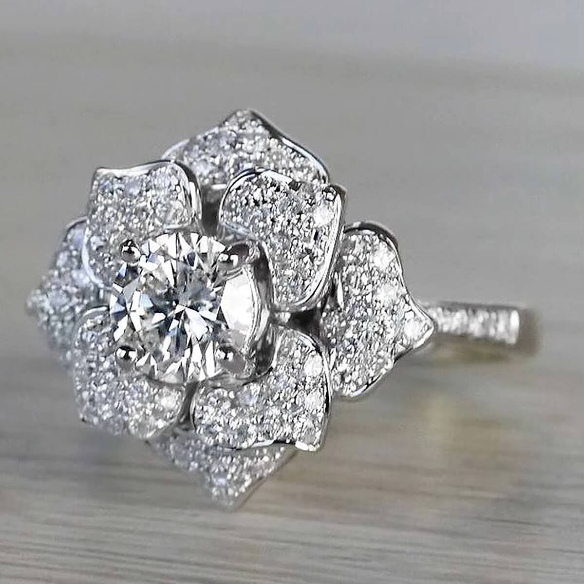 CAOSHI Luxury Flower Design Full Paved Simulated Moissanite Finger Rings for Exquisite Women Wedding Silver Plated CZ Rings OEM