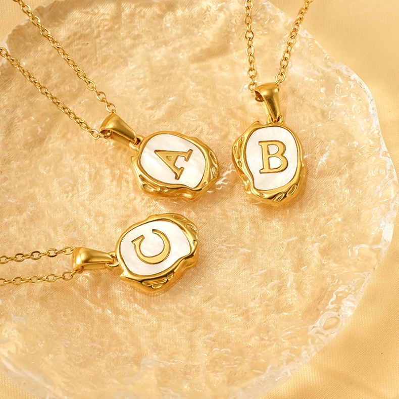 Non Tarnish 18K Gold English Letter Necklace Charm Designer Jewelry Stainless Steel Natural Shell Volcano Alphabet Initial Neckaces Pendant for Women 