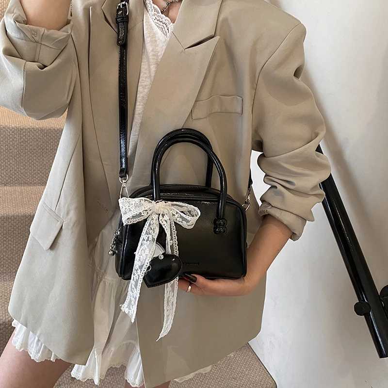 MOODS Mini Boston Shoulder Crossbody Bags For Women Lace Bowknot Round Top-handle Bag With Heart Pendant 2025 Designer Handbags Y250725