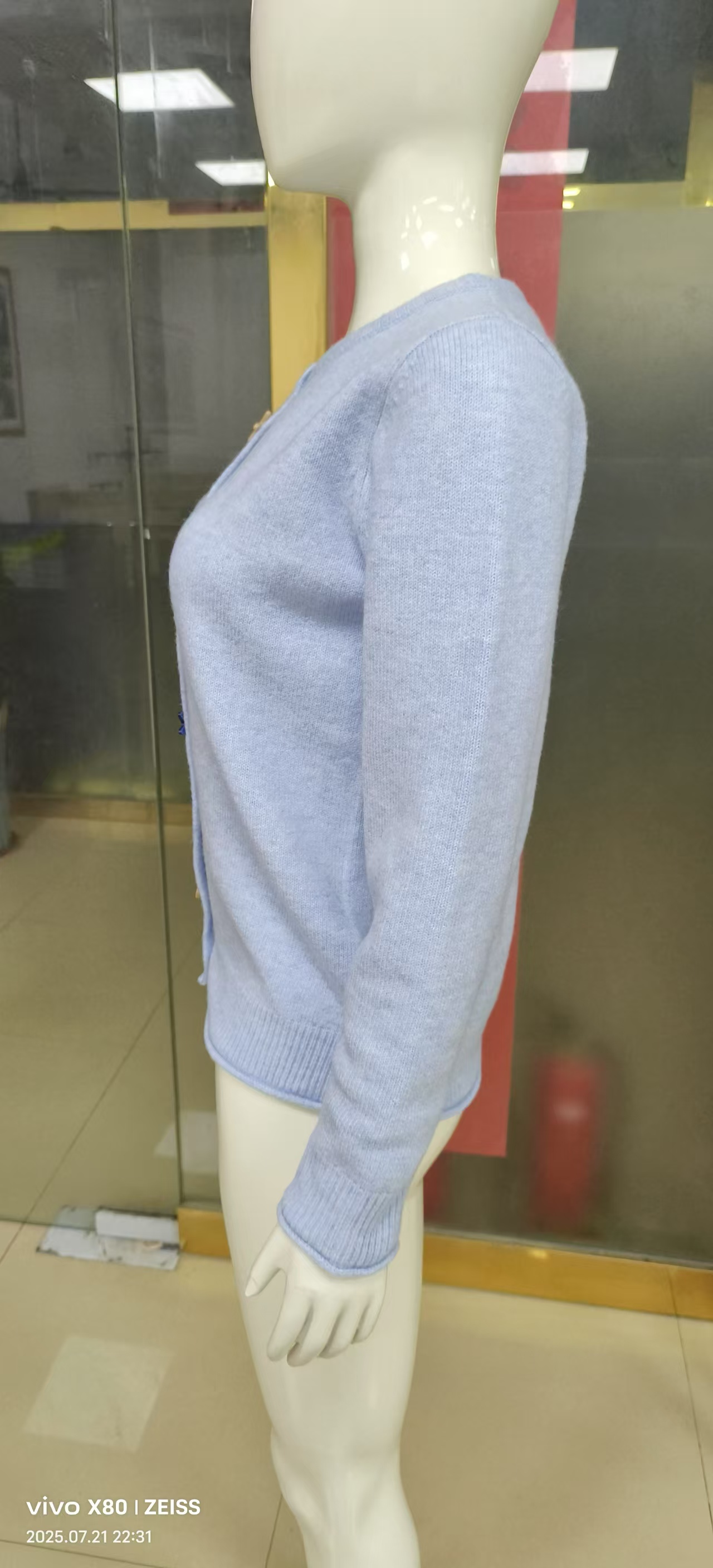 Casual and fashionable women's cardigan Diverse styles available for customization