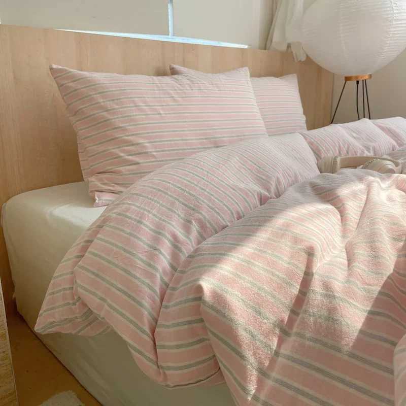 Nordic sling Cotton Pink Stripes Duvet Cover 150x200 Size Girls Room housse Skin friendly Breathable Comforter Sets Y250819