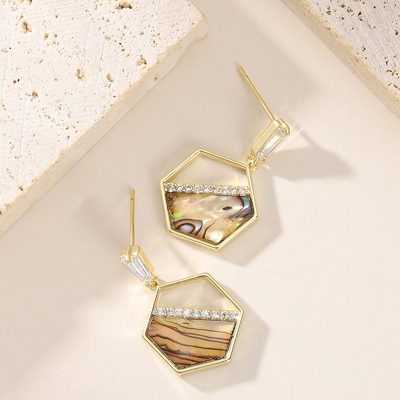 Japanese and Korean Sweet Exquisite Fresh Small Dia-Encrusted Abalone Shell Pendant Light High-End Sier Needle Earrings