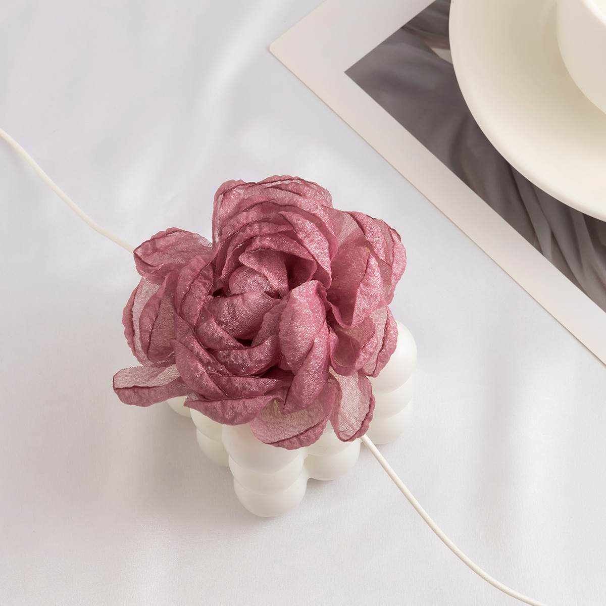 French Elegant Three-Dimensional Camellia Necklace for Women, Ins Style Handmade Fabric Flower Pure Desire Sexy Choker Jewelry for Women