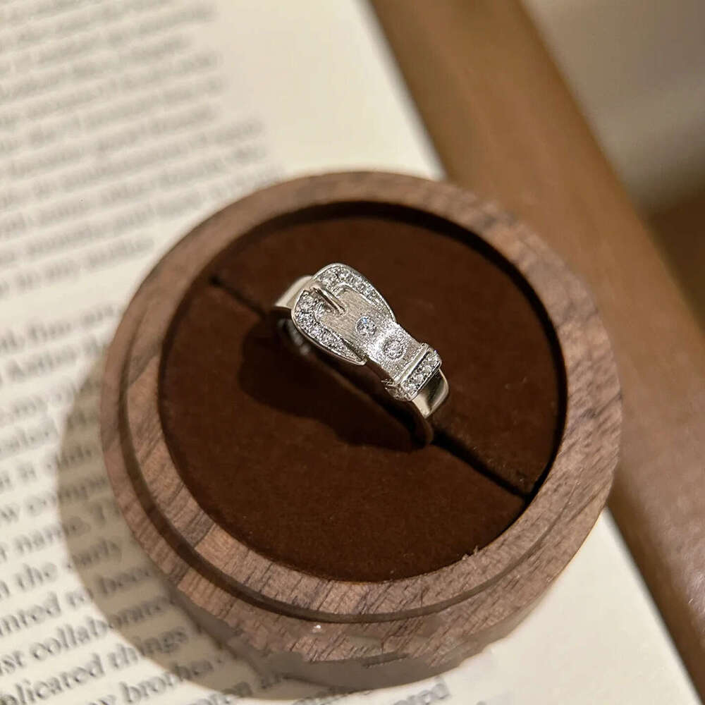 New Luxury jewelry designer Ring Korean Version Zircon Brushed Horseshoe Buckle Open Design Sense Niche Ring Fashion Versatile Trendy Hand Jewelry