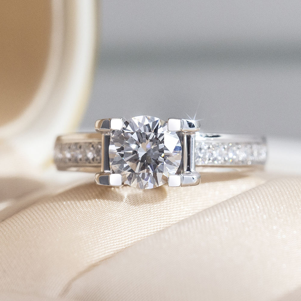 Customized Jewelry 14K Gold 1ct Round IGI Lab Diamond Engagement/Wedding Ring