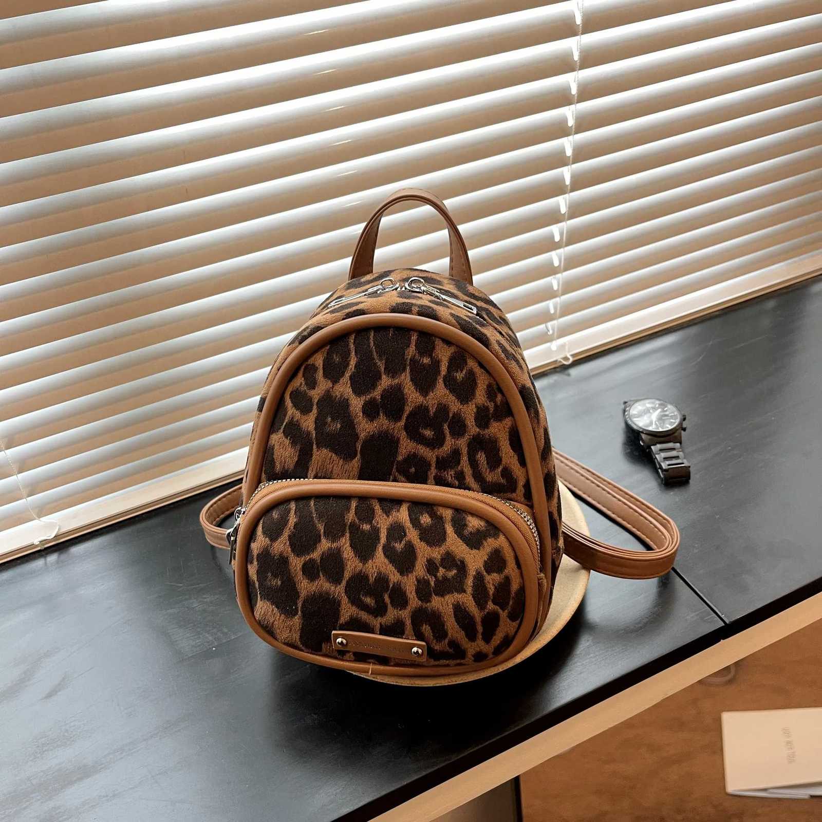 2025 New Autumn and Winter Shoulder Bag Leopard Print Mens Backpack Versatile Mini Travel Printed Backpack Y250724