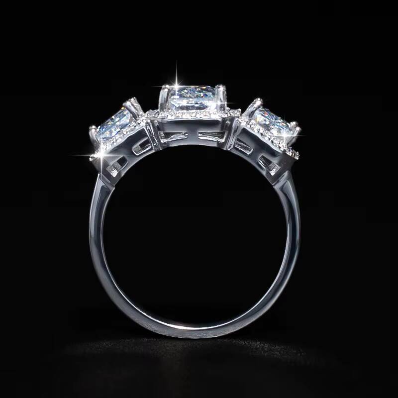 Wholesale Luxury S925 Sterling Silver Emerald Cut Three Moissanite Diamond Ring Jewelry for Women Wedding Engagement