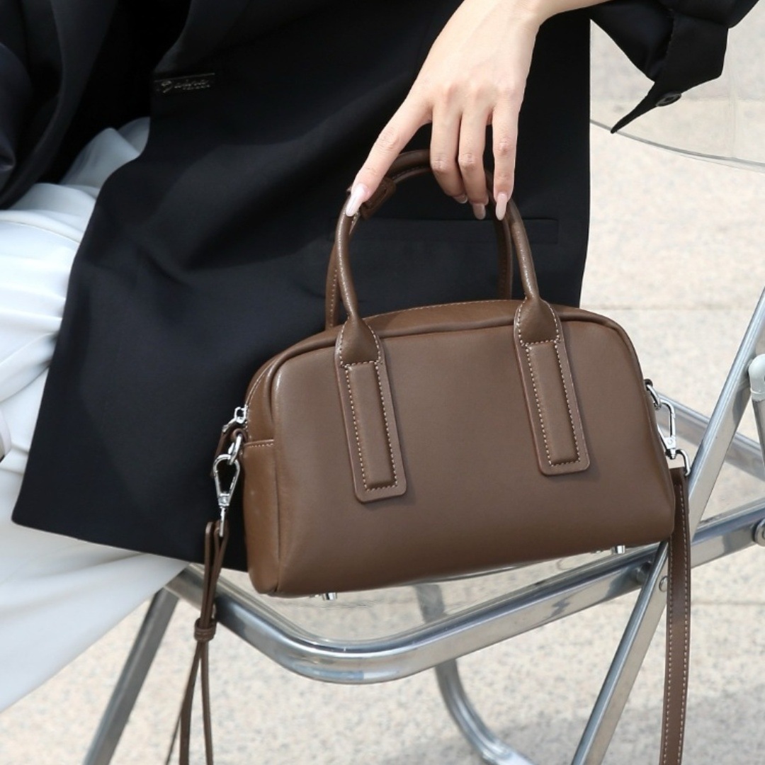 designer bag Genuine Leather Boston Pillow Bag 2025 New Model Vegetable Tanned Cowhide Handbag Vintage Bowling Bag Casual Crossbody Bag