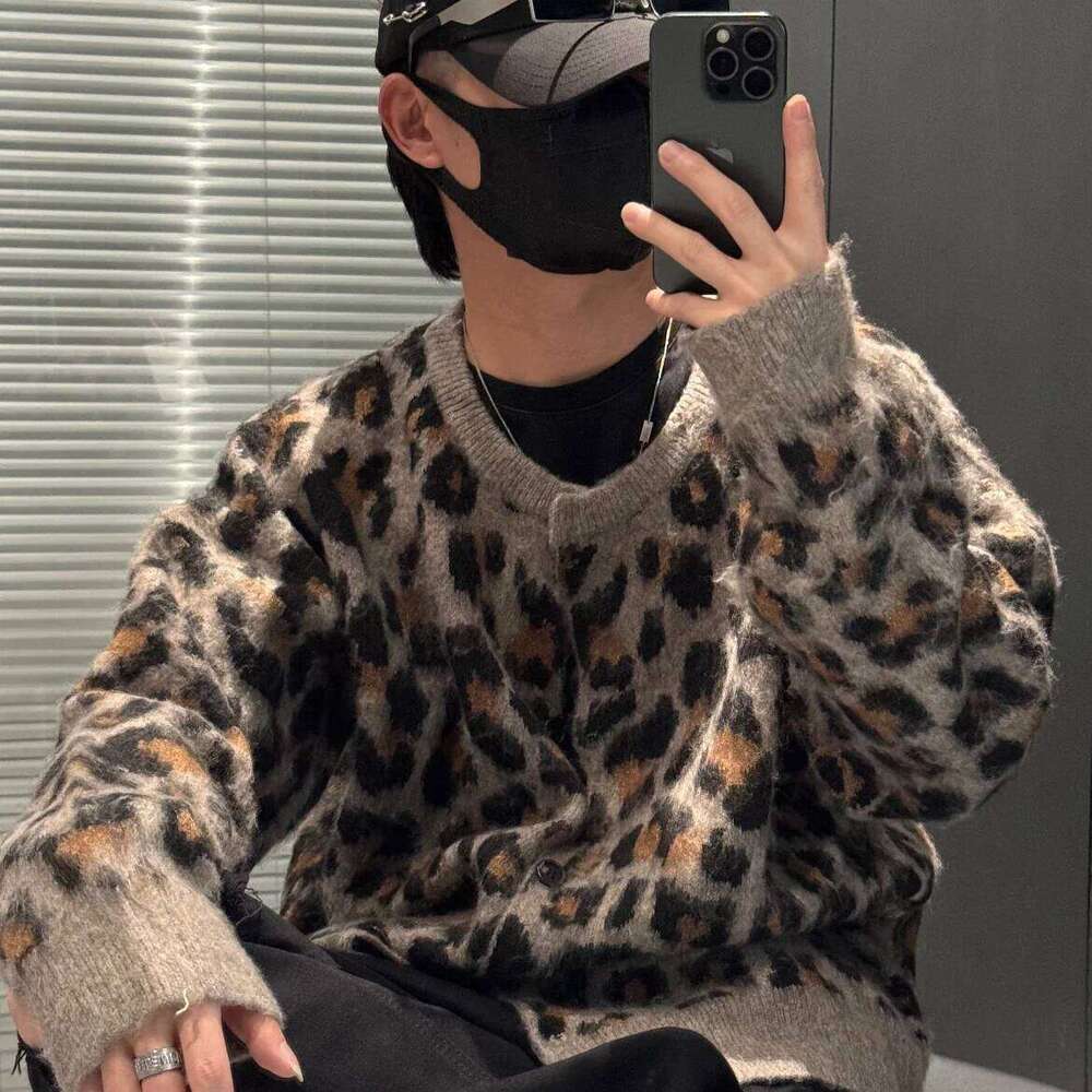 2025 Men's Women's Retro Knitwears Trendy Leopard Print Chic Long Sleeve Sweater Loose Casual Versatile Fashion Knitted Cardigan