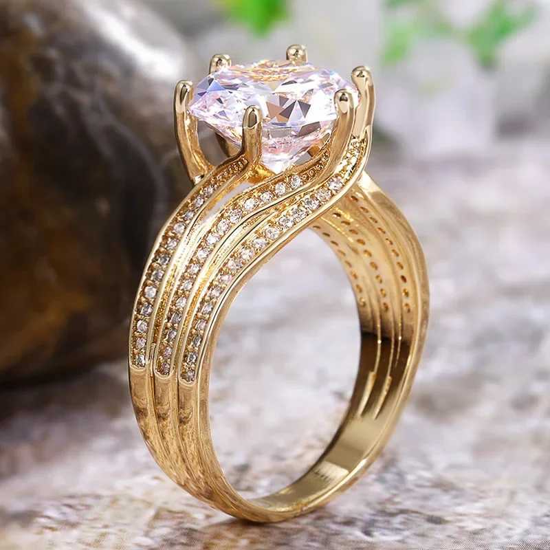 Gorgeous playing cards zirconia bridal wedding ring golden engagement party exciting womens jewelry Anillos De Mujer W250417