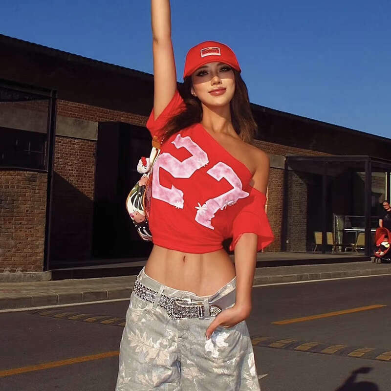 Street Style 2025 Summer New Fashion Letter Print Sexy Loose Asymmetric Neck Crop Top T-Shirt 593