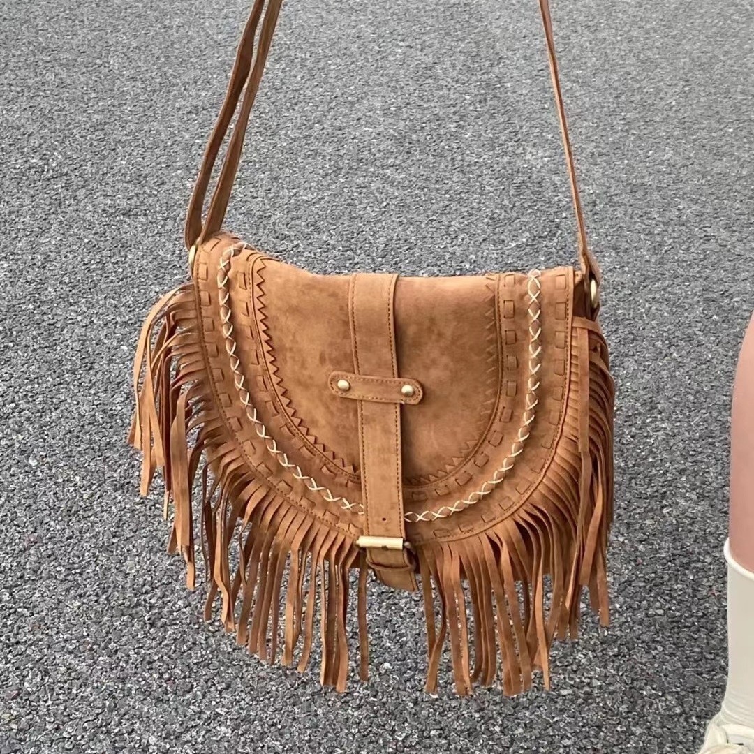 2025 New Women's Designer Handbag Outdoor Travel Bag Surface Tassel Women's Bag Retro Saddle Bag Fashionable Shoulder Bag Crossbody Bag
