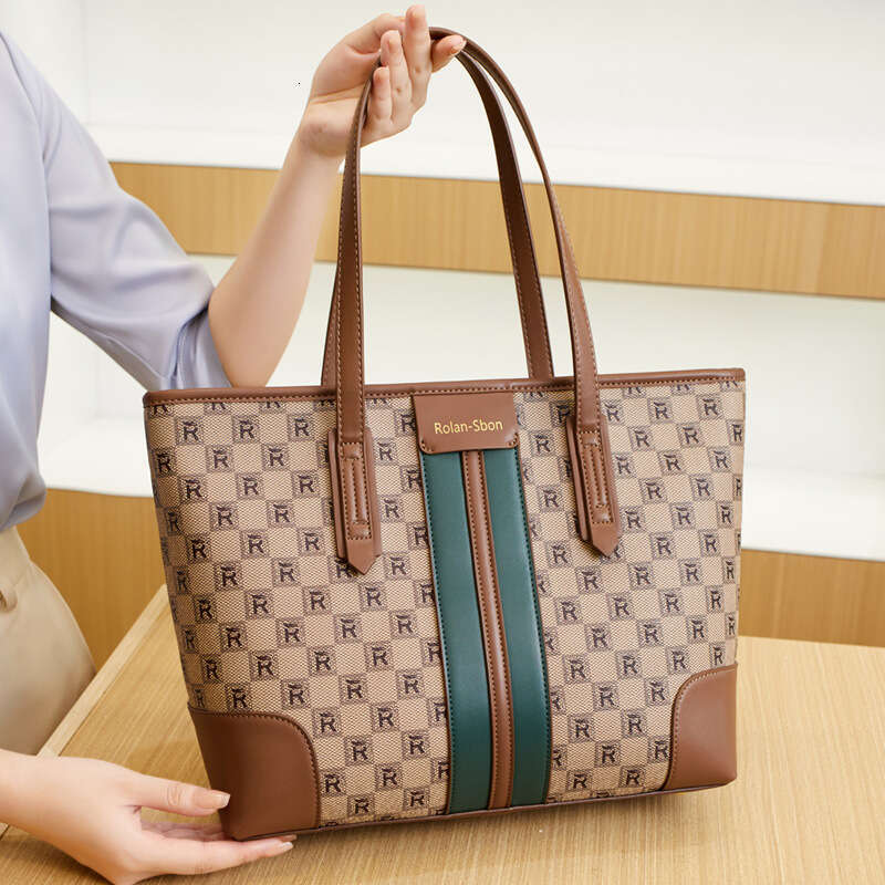 New Designer Luxury Underarm Tote bag Versatile Handbag Large Capacity Women's Shoulder Bag Fashion Commuter