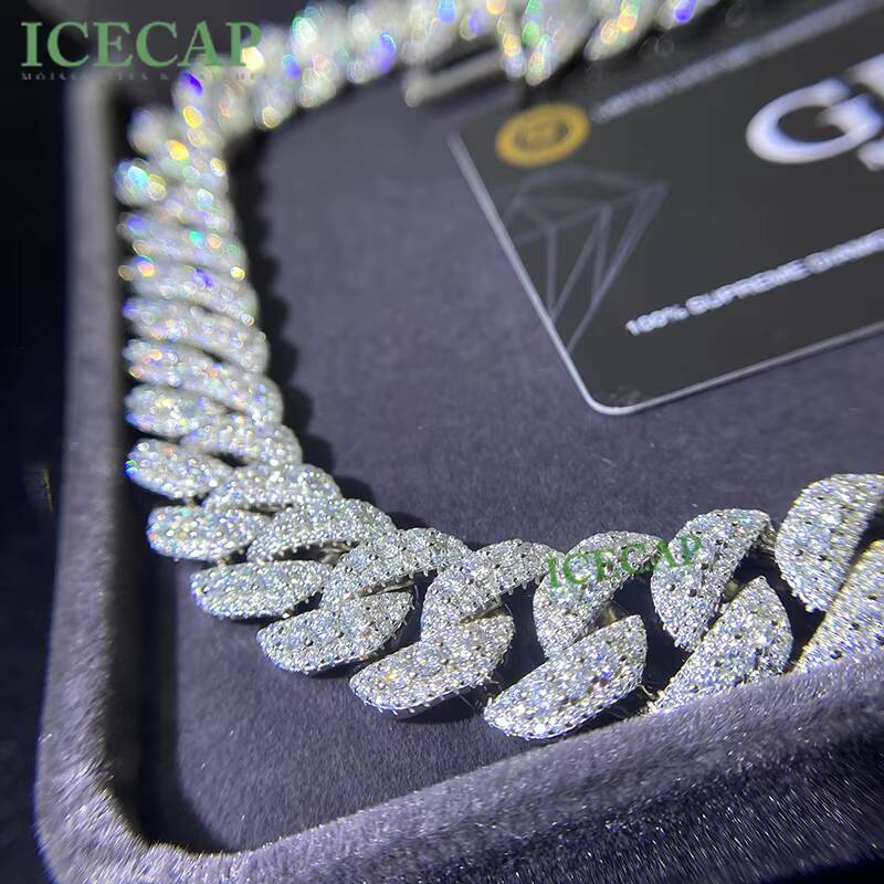 Fine Jewelry Necklace Custom 14mm Cuban Link Chain VVS Moissanite Diamond Middle Big Stone 925 Silver Charm Moissanite Chain
