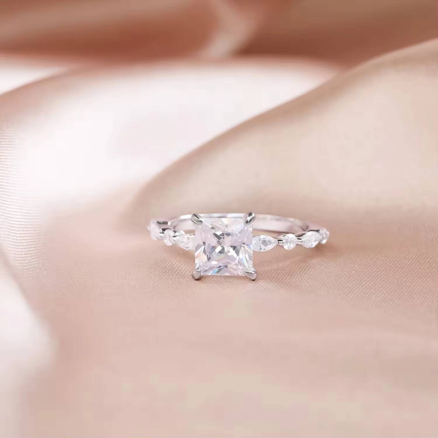 Tempusort 2CT Moissanite Ring with Hidden Halo Setting Classic Bridal Women Engagement Fashion Jewelry Ring