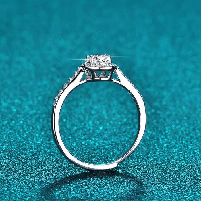 VVS1 0.5Ct Mossanite 925 Sterling Silver Jewelry Custom Oval-shaped Diamond Round Brilliant Cut Wedding Lab Grown Ring