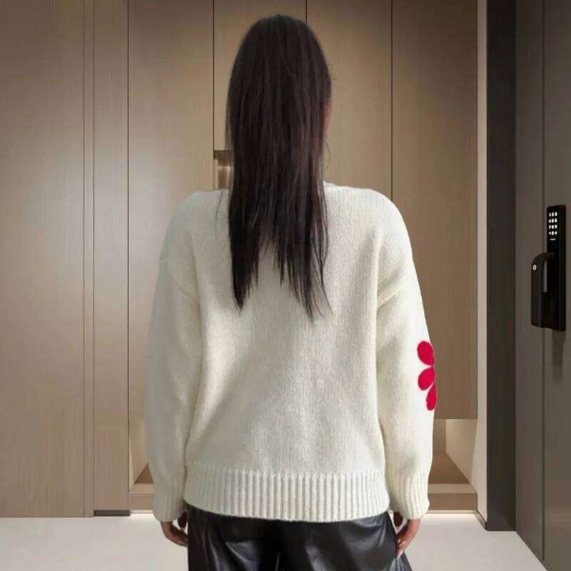 Long Sleeved Outwear Warm Loose Jumper Streetwear Women's Knit Casual Sweaters Flowers Decorative Top Pullovers Knitwear