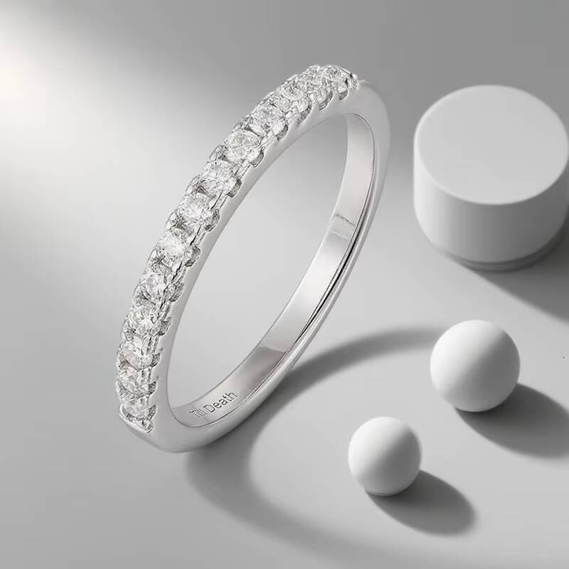 Moissanite Diamond Men Ring 295 Sterling Silver Fashionable Simple Round Moissanite Inlaid Ring for Couples Customized Wholesale