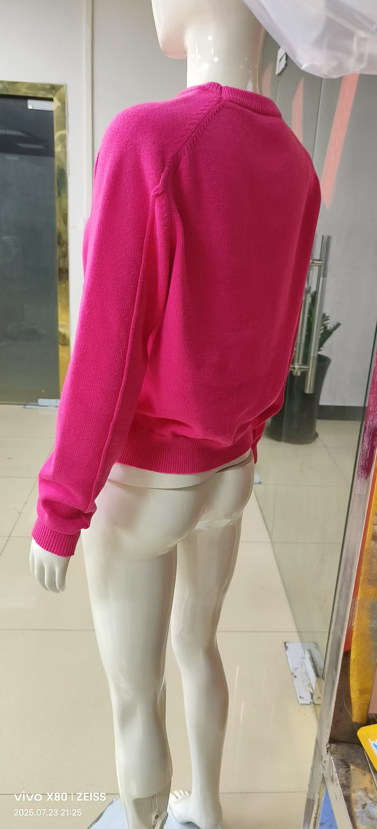 Casual and fashionable women's pullover Diverse styles available for customization