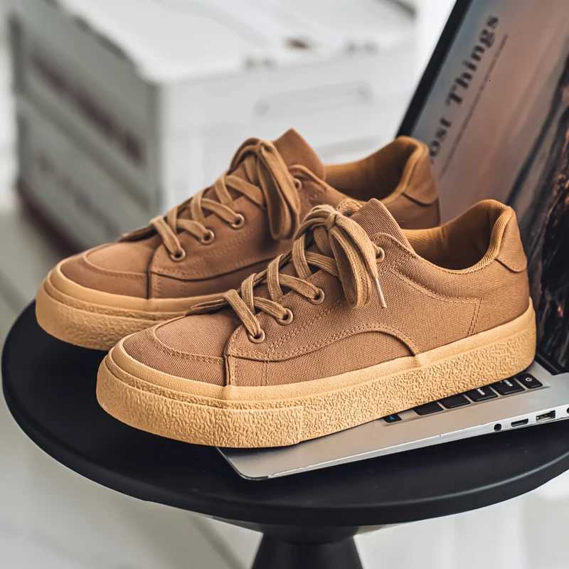 Mens Casual Sneakers Shoes Breathable Trend Mens Running Shoes Thick Sole Trend Comfortable Mens Skateboard Trainers FootwearXJ250725