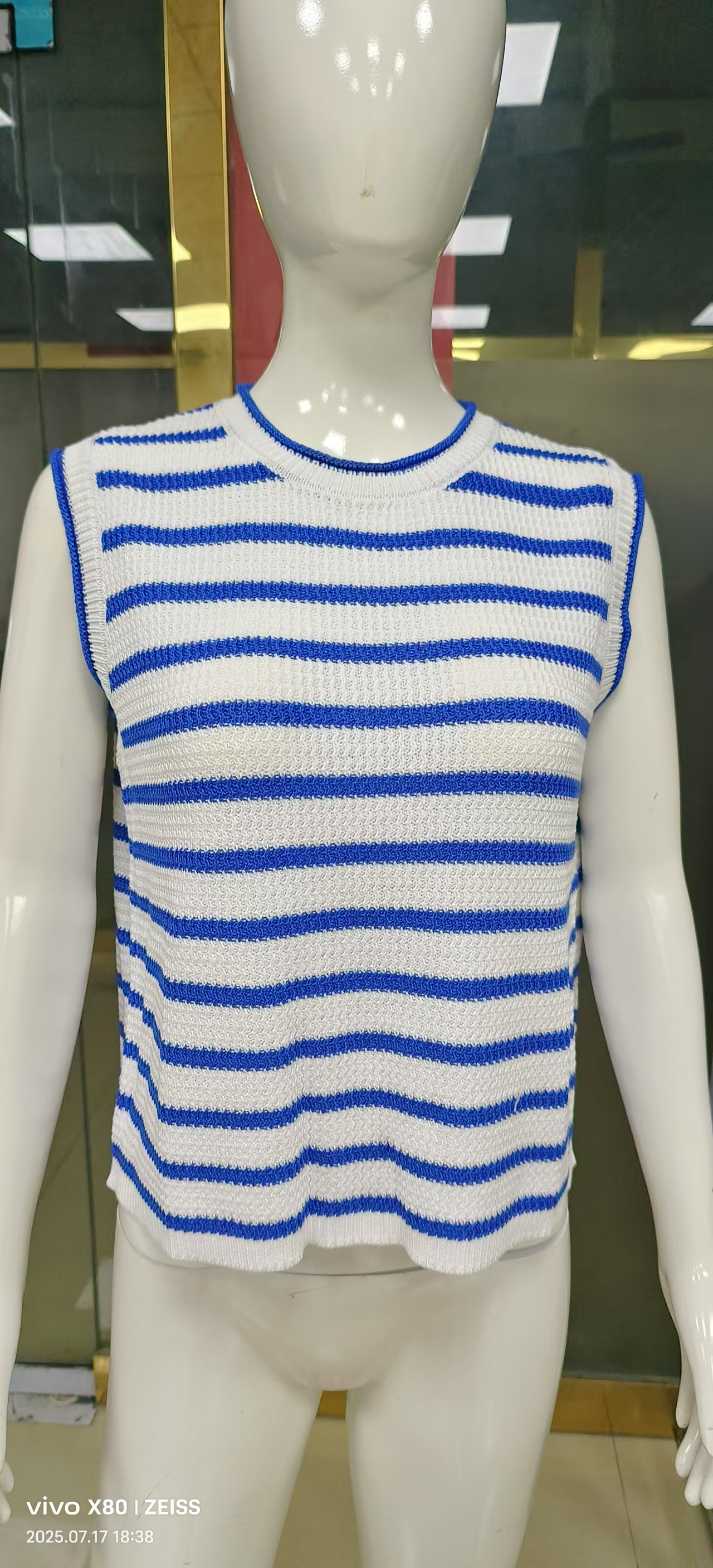 Casual and fashionable women's vest Diverse styles available for customization