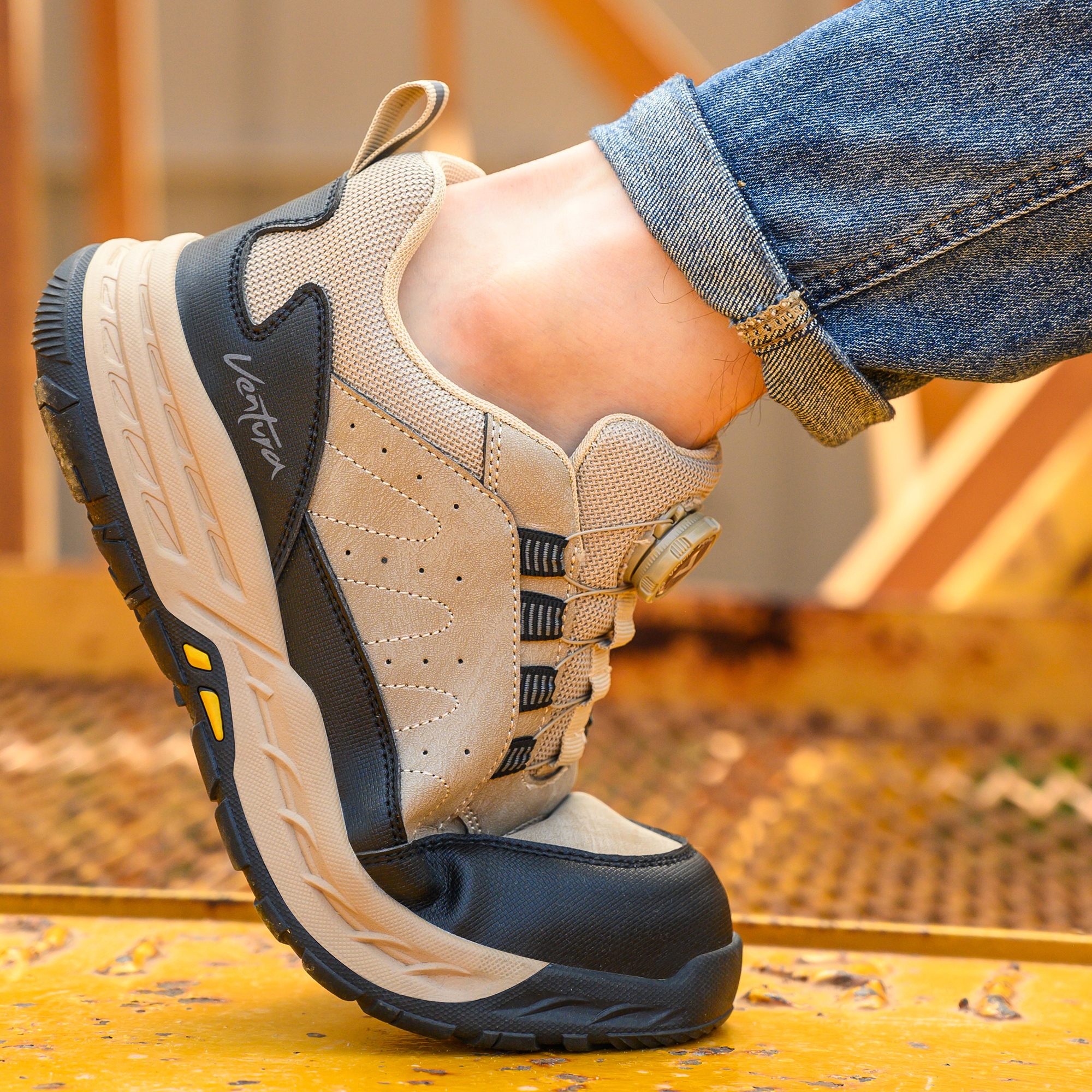 High quality unisex indestructible shoes, steel toe work safety shoes for men and women, puncture proof boots, non-slip sneakers