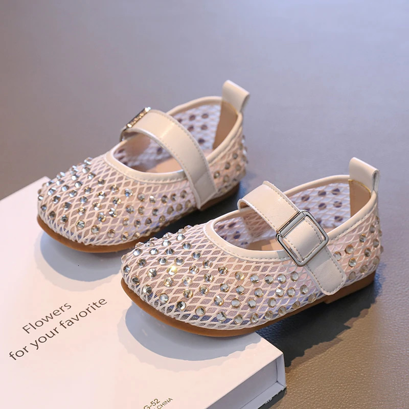 Kids y Shoes Summer Girls Casual Soft Bottom Childrens Fashion Dress Flat Rhinestone Versatile Soft 250725