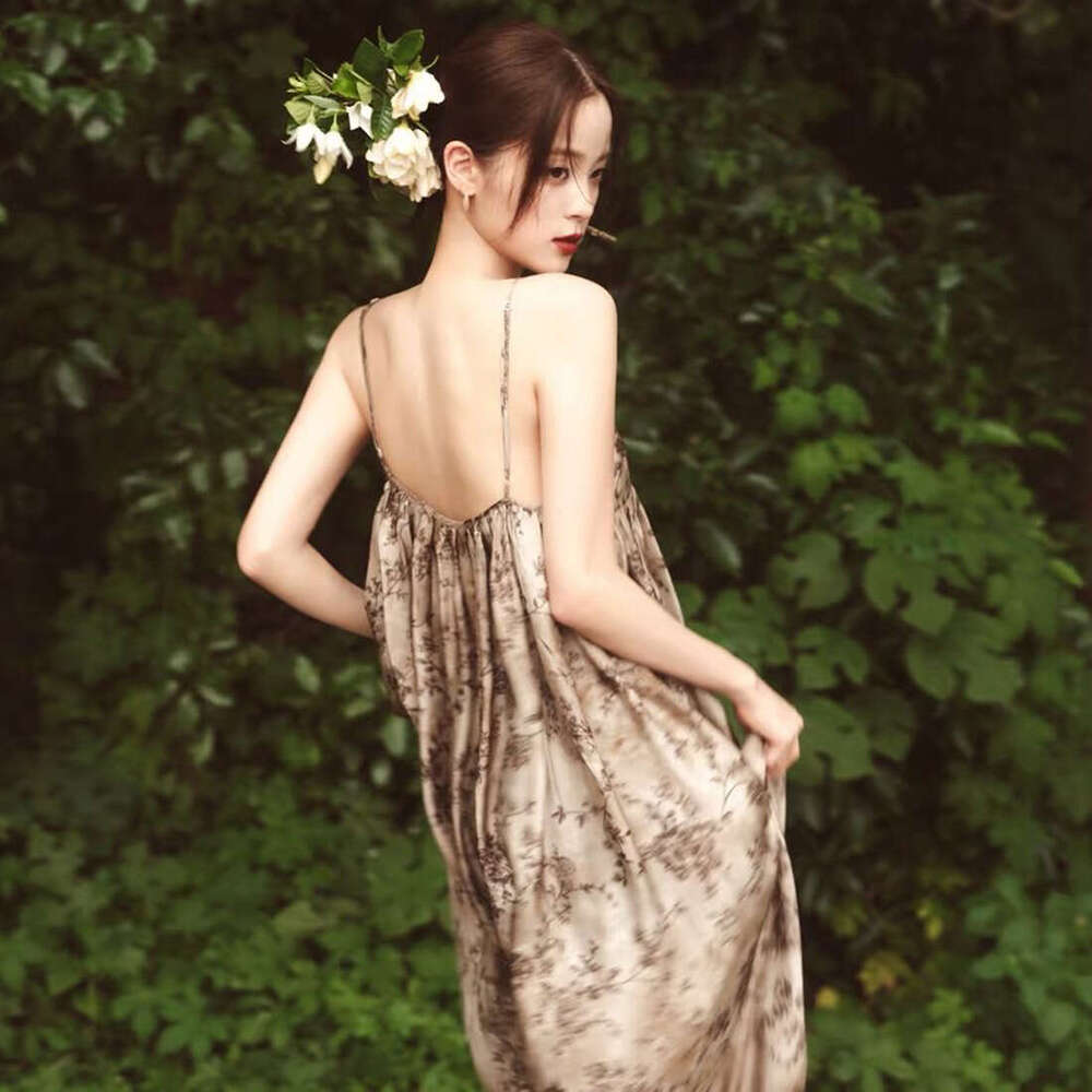 2025 Summer New Slim Fit Elegant Floral V-Neck Backless Fashion Strap Dress for Women 972