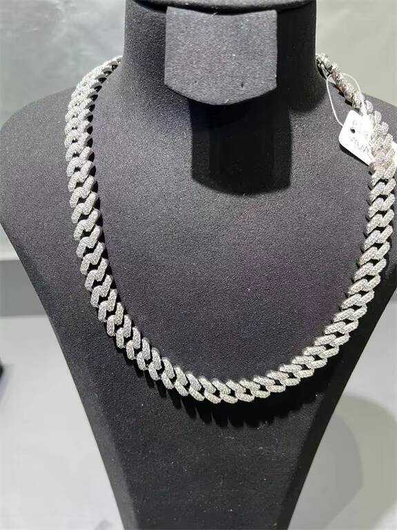 Hot Sale Sier VVS Moissanite 12mm Necklace Mossanite Cuban Link Chain