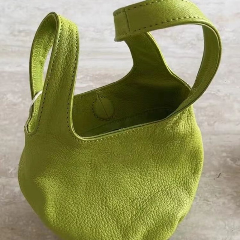 Chic Portability: Premium Quality Leather Bucket Bag for Ladies - Versatile Shoulders & Crossbody Wear