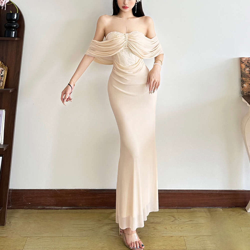 2025 Summer New French Style Off-Shoulder Slim Fit Elegant Waist-Cinching Sleeveless Tube Top Long Dress for Women 21d