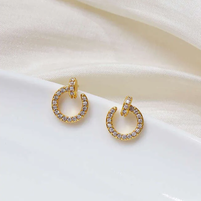 Style French Minimalist High-End Earrings Ear Clips for Women Micro Pave Zirconia Half Round Personality Screw Stud Design