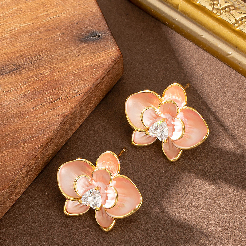 French Style Gentle Sweet Exquisite Oil Drop Dia-Encrusted White Petal Earrings for Women, Versatile and High-End Sier Needle Ear Jewelry