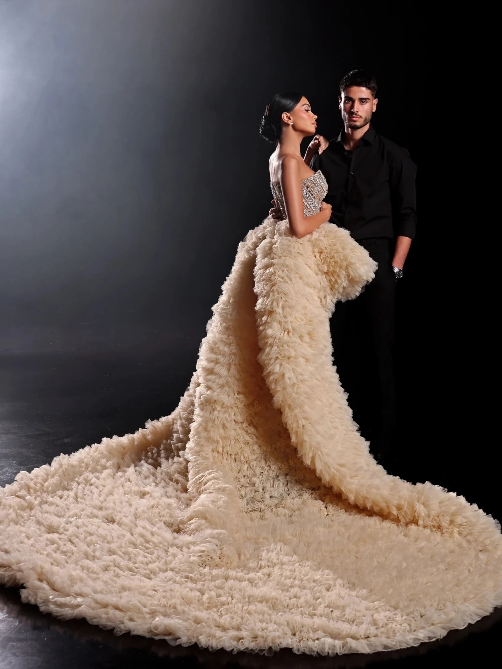 Sparkly Crystal Sequined Prom Dresses Sexy Sleeveless Strapless Evening Dress Customized Tiered Ruffles Sweep Train Party Gown