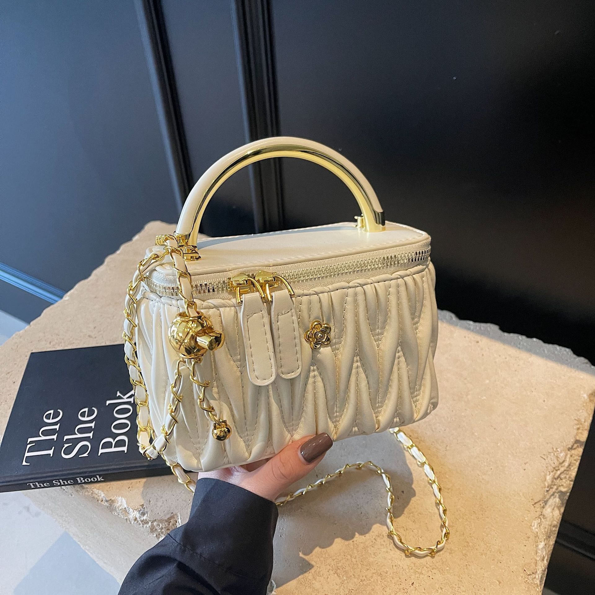 Luxury Brand Designer Bag 2025 Spring Diamond Embroidery Thread Pleated Small Square Bag Ins Style European And American Bags Handheld Chain Box Bag S