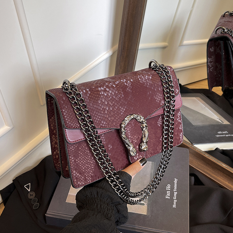 Free shipping designer bags for womens Shoulder bags pink white red grey brown black New temperament chain versatile and fashionable shoulder bag