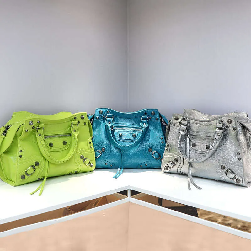 High Quality Neo Cagole Motorcycle Personality Cool Three in One Studded Tote Bag Genuine Leather Crossbody Handbag fe